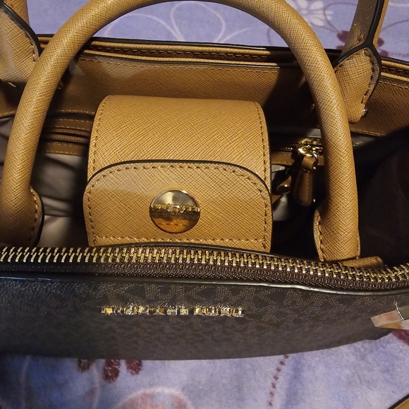 Like new MK bag - Picture 9 of 10